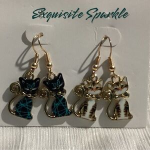 😸Set of Adorable GoldTone Painted Acrylic Hook Drop Cat/Kitten Earrings